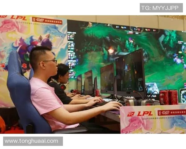 亲子共融电竞课堂：家长与孩子携手探索游戏世界的奥秘