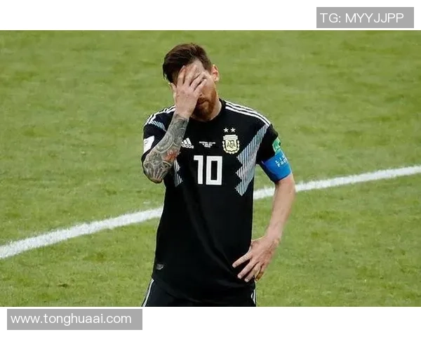 前锋错失四次绝佳机会赛后评分惨淡成为全场最低